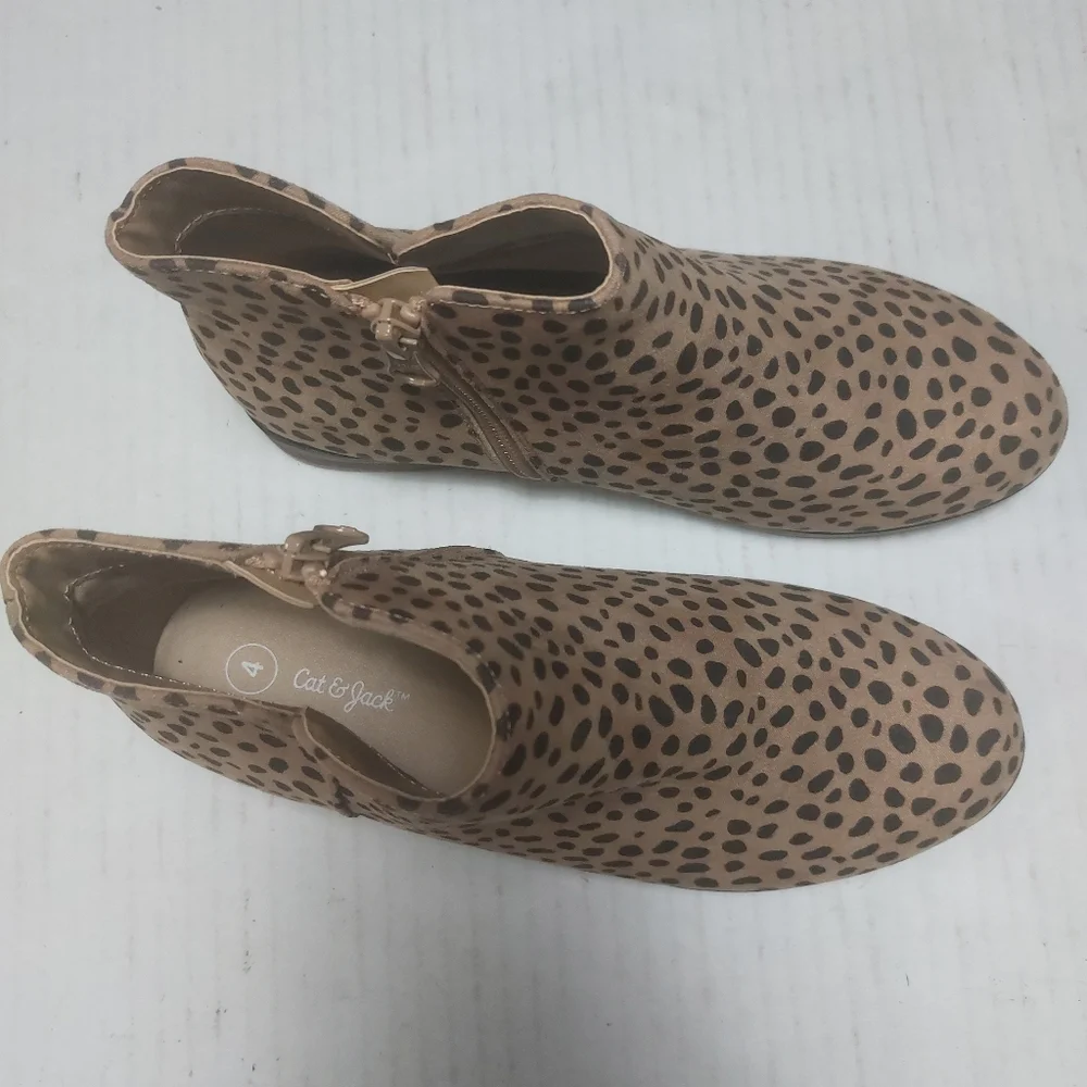 Cat & Jack Leopard Print Ankle Boots Size 4 NWNT